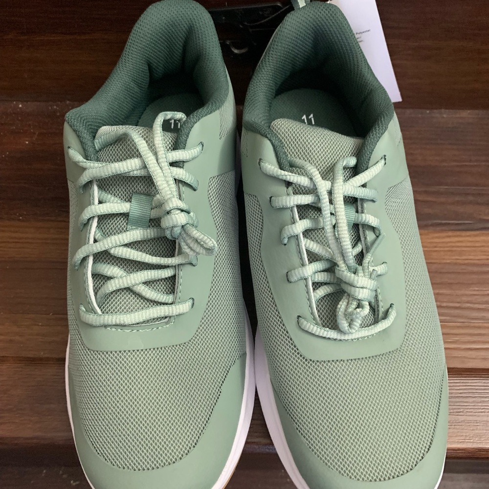 New ATHLETIC WORKS Size 11 Women Green Odor Control Mesh Sneakers Shoes